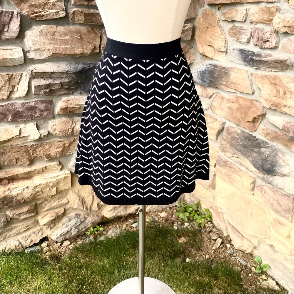 Olive & Oak Knit Skirt - Picture 10 of 14